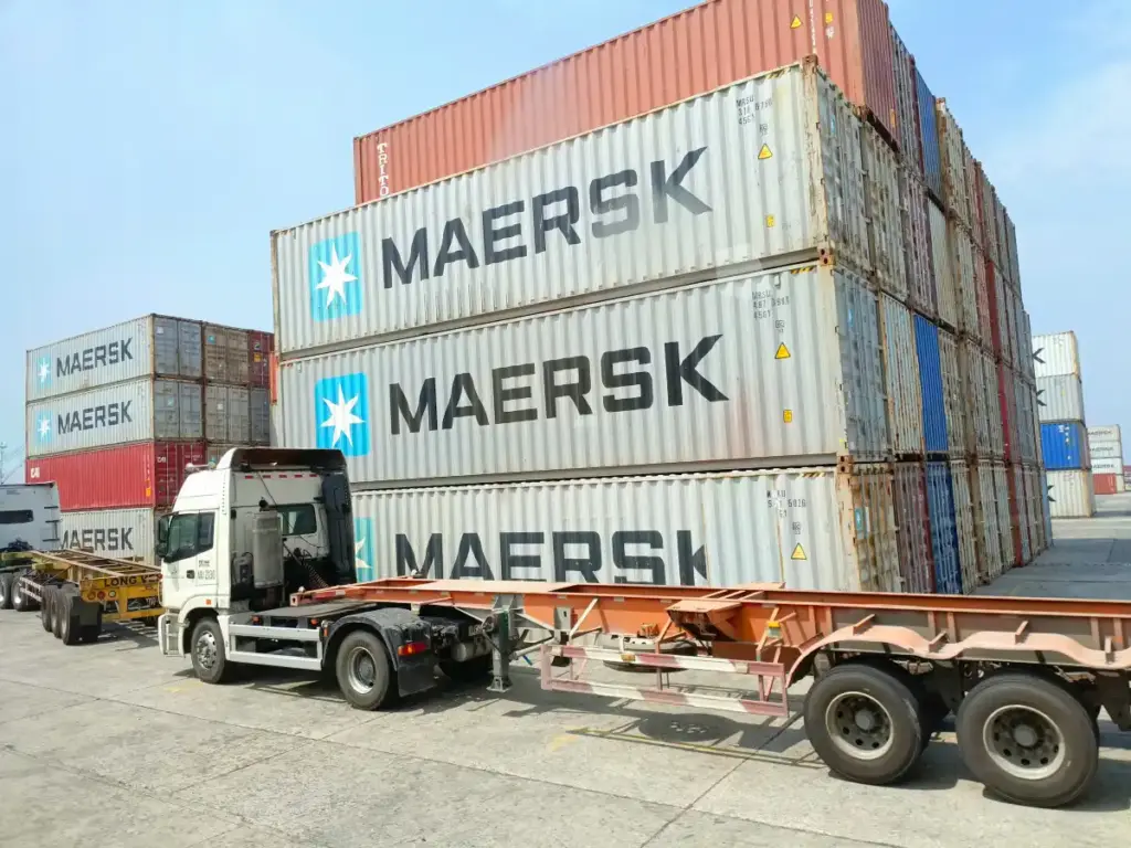 Panduan lengkap memilih forwarder China aman dan efisien, dari legalitas, biaya, hingga lead time agar impor bisnis berjalan lancar.